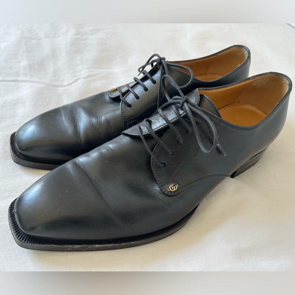 Size 8 men Gucci dress shoes made in Italy